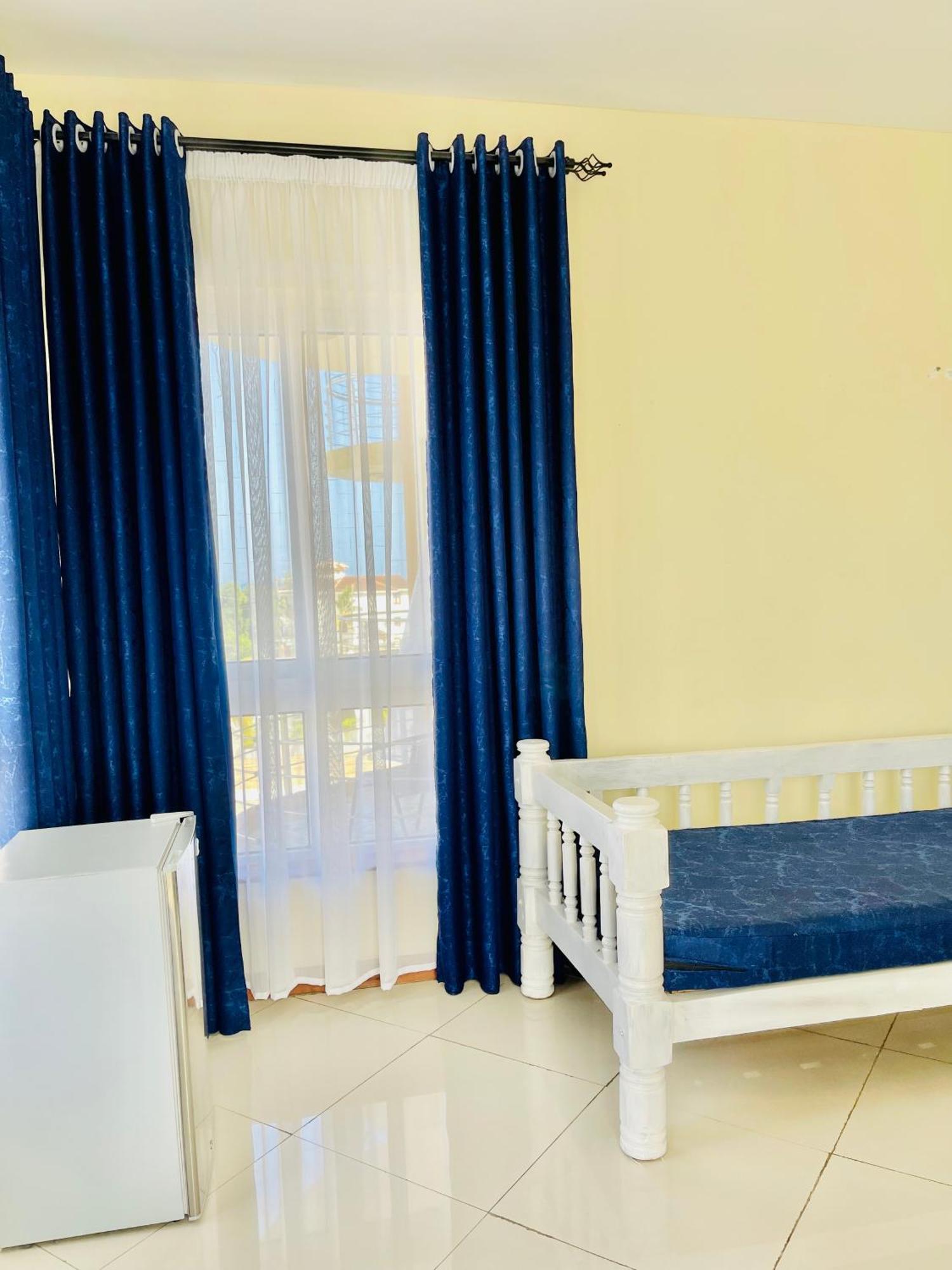 לינה וארוחת בוקר מומבסה Elna'S Nyali - Work & Unwind - Pool, Sea Views, Ac & Fast Wi-Fi מראה חיצוני תמונה