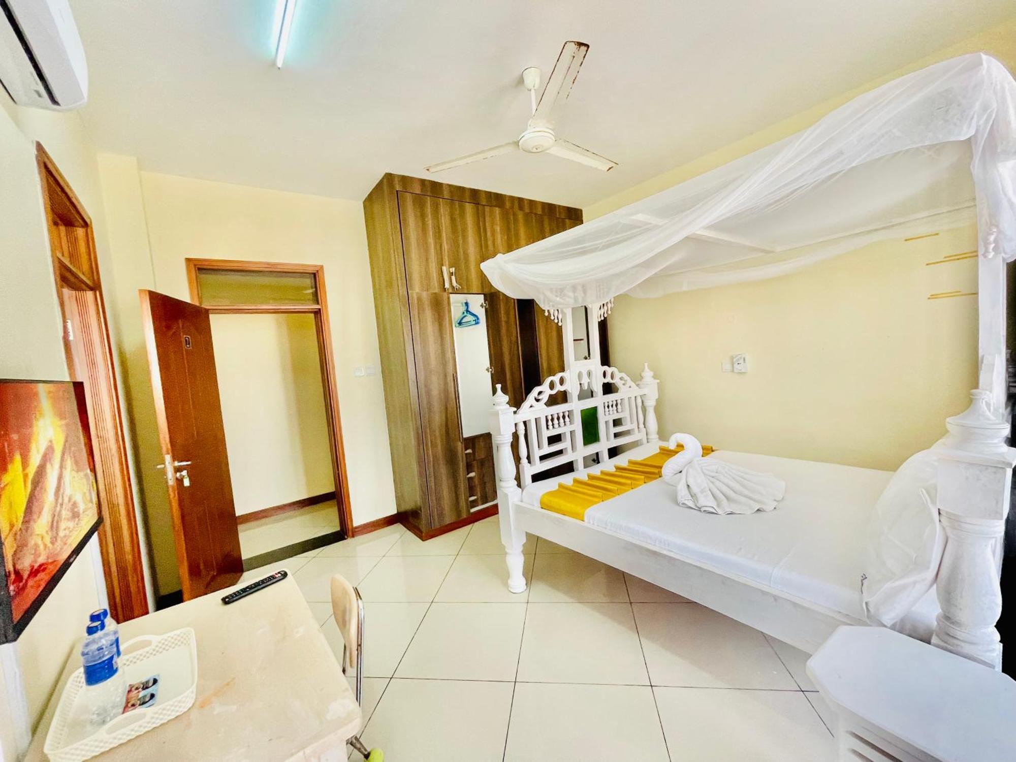 לינה וארוחת בוקר מומבסה Elna'S Nyali - Work & Unwind - Pool, Sea Views, Ac & Fast Wi-Fi מראה חיצוני תמונה