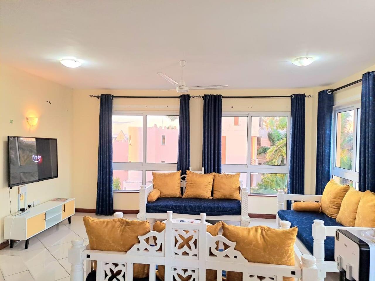 לינה וארוחת בוקר מומבסה Elna'S Nyali - Work & Unwind - Pool, Sea Views, Ac & Fast Wi-Fi מראה חיצוני תמונה