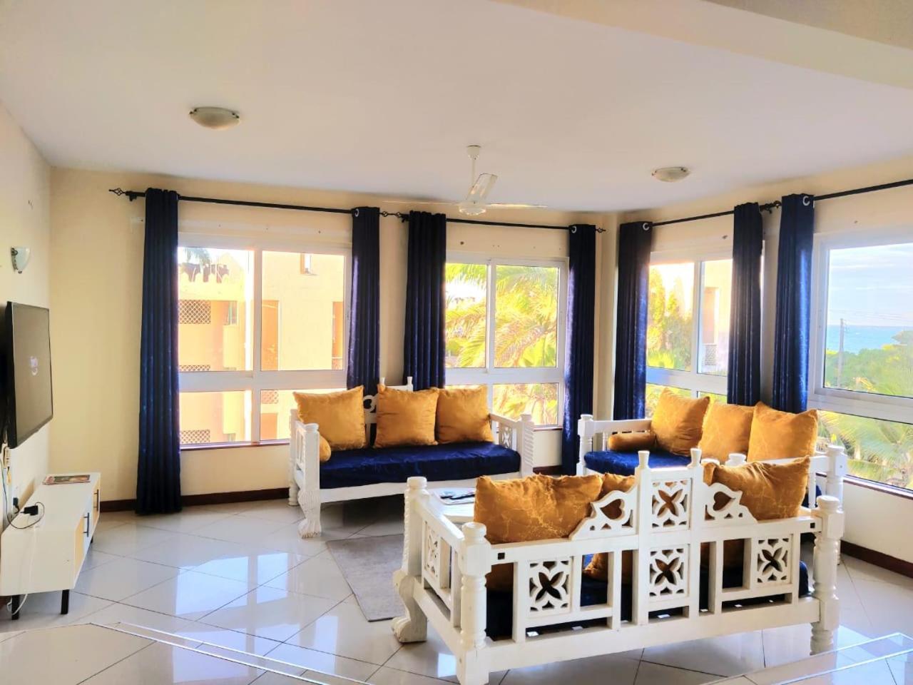לינה וארוחת בוקר מומבסה Elna'S Nyali - Work & Unwind - Pool, Sea Views, Ac & Fast Wi-Fi מראה חיצוני תמונה
