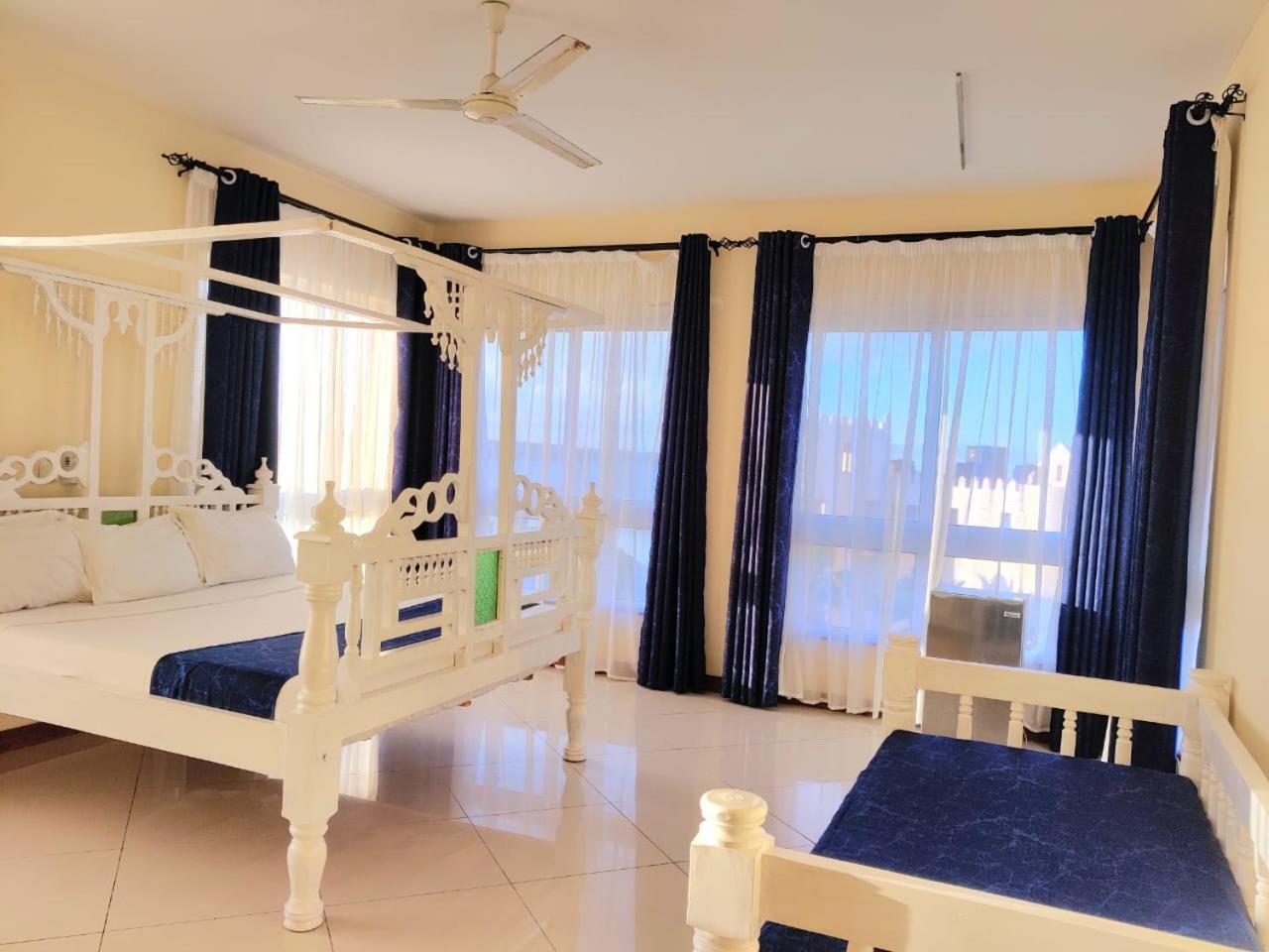 לינה וארוחת בוקר מומבסה Elna'S Nyali - Work & Unwind - Pool, Sea Views, Ac & Fast Wi-Fi מראה חיצוני תמונה